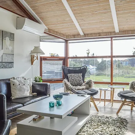 بيت للعطل Three-bedroom In *