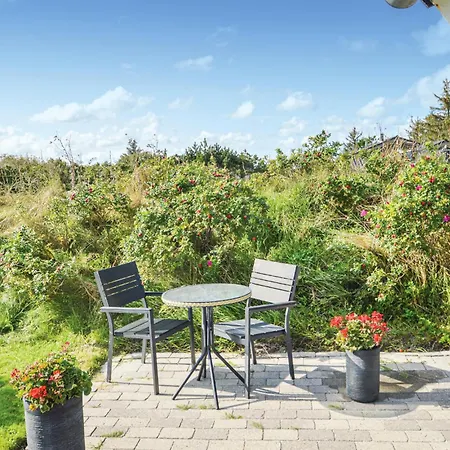 بيت للعطل Three-bedroom In