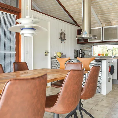 Three-bedroom In بيت للعطل *